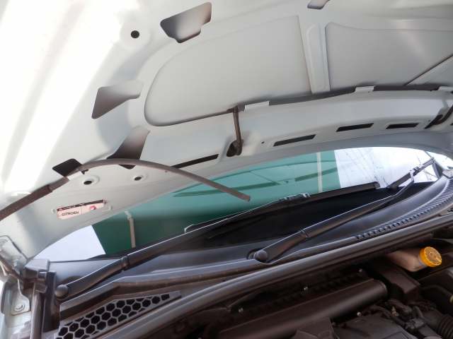 シトロエンｃ３のウォッシャー液が 出ない Citroen 修理 車検 Rs Uno Citroen Peugeot Renaultをメインにメンテナンスや修理を行うスペシャルショップ