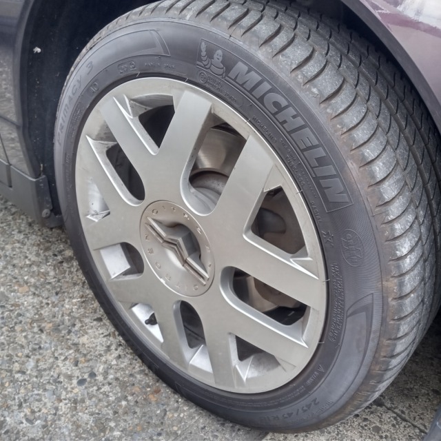 シトロエンC6販売車両のご案内