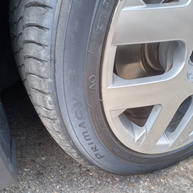 シトロエンのタイヤ交換