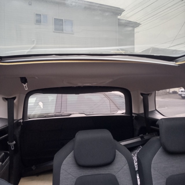 シトロエンGC4ピカソのサンシェード